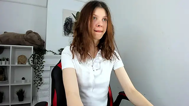 Snapshot of Baby_Evalena chatting on January 28, 2025, 5:11 am Baby Evalena online show from January 28, 2025, 5:11 am