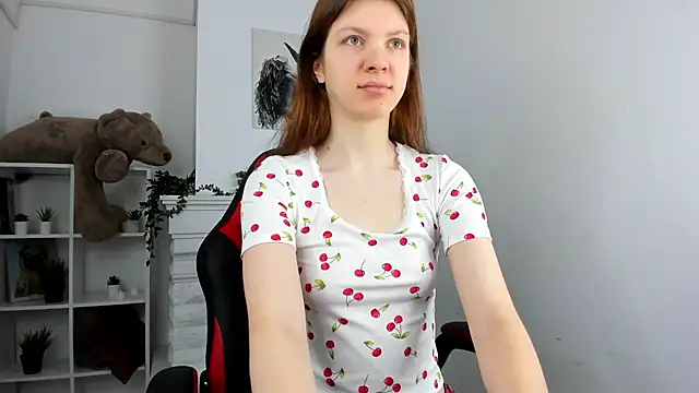 Snapshot of Baby_Evalena chatting on March 7, 2025, 4:57 am Baby Evalena online show from March 7, 2025, 4:57 am