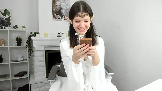 Snapshot of Baby_Evalena chatting on November 5, 2025, 5:29 am Baby Evalena online show from November 5, 2025, 5:29 am