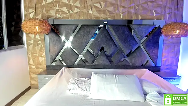 Snapshot of Rose_Evans__ chatting on November 11, 2025, 4:23 am Rose Evans online show from November 11, 2025, 4:23 am