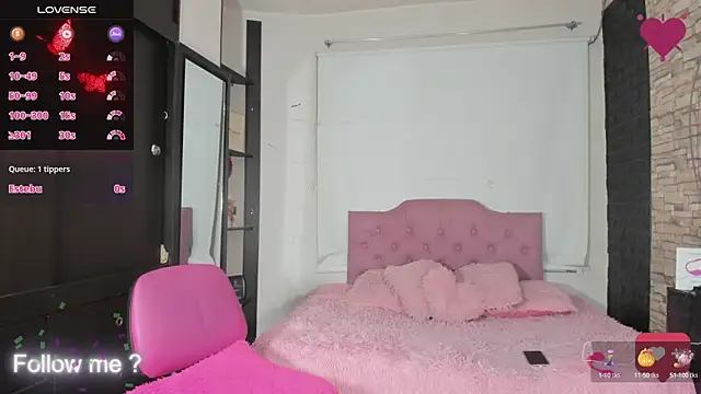 kitty queen10 online show from December 13, 2024, 8:20 am