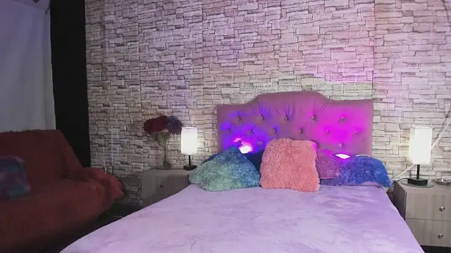 kitty queen10 online show from November 12, 2025, 3:07 am