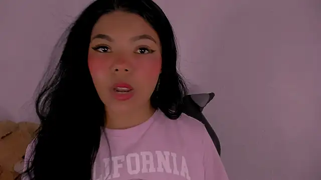 veky saliva01 online show from November 17, 2025, 1:17 pm