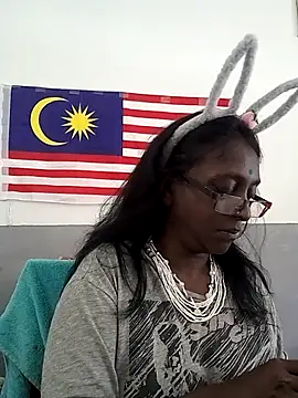 mamakarma1403 online show from November 3, 2025, 4:25 am