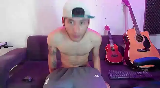 Snapshot of Henrikk_senn chatting on December 11, 2024, 12:23 pm Henrikk senn online show from December 11, 2024, 12:23 pm