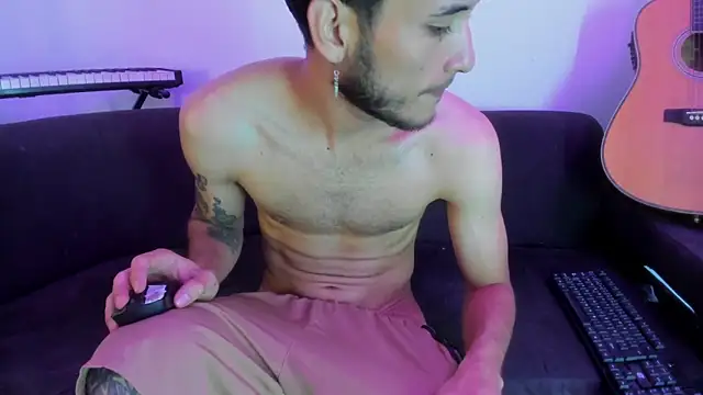 Henrikk senn online show from November 11, 2025, 12:16 pm