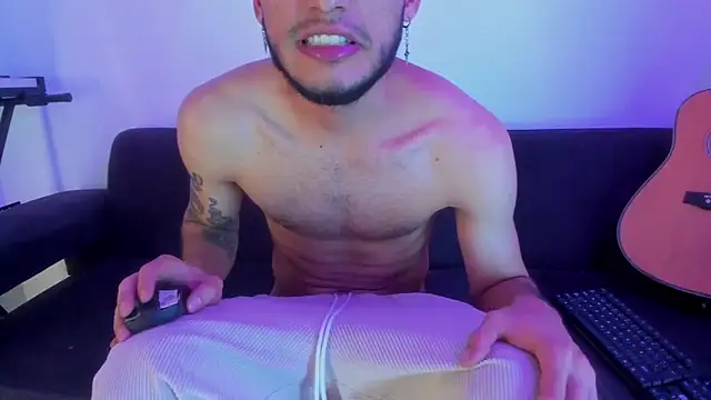 Henrikk senn online show from November 24, 2025, 1:38 am