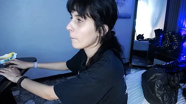 Snapshot of bellatrix25 chatting on December 27, 2024, 8:07 pm bellatrix25 online show from December 27, 2024, 8:07 pm