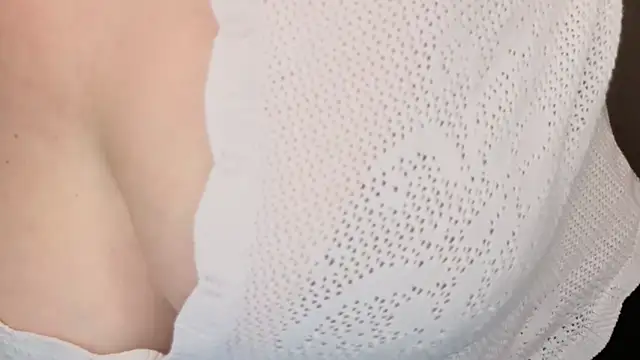 Snapshot of Helens_love chatting on October 26, 2025, 2:28 am Helens love online show from October 26, 2025, 2:28 am