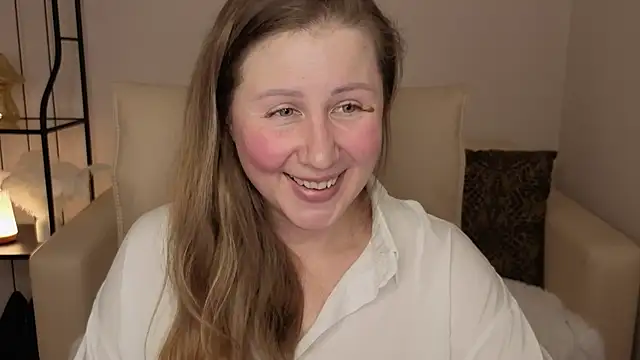 Snapshot of Helens_love chatting on December 4, 2025, 7:39 am Helens love online show from December 4, 2025, 7:39 am