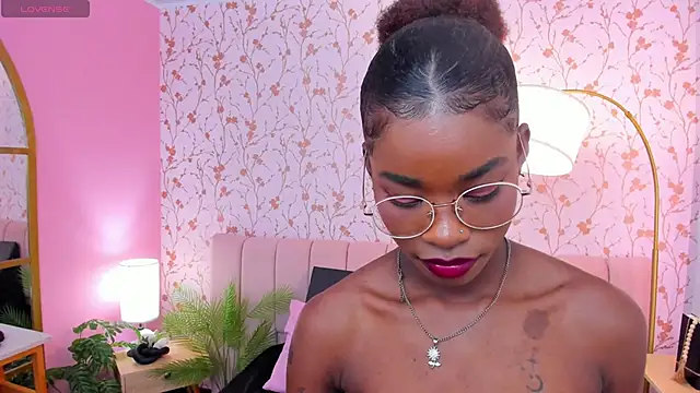 amber-hill online show from February 26, 2025, 1:11 am