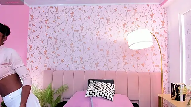 amber-hill online show from February 26, 2025, 7:05 pm