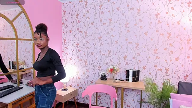 amber-hill online show from March 12, 2025, 1:25 am