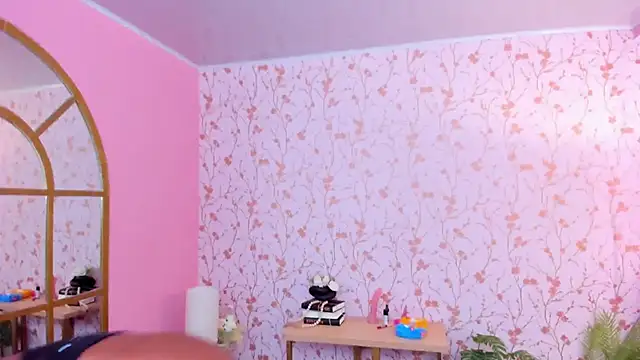 amber-hill online show from March 22, 2025, 1:22 am