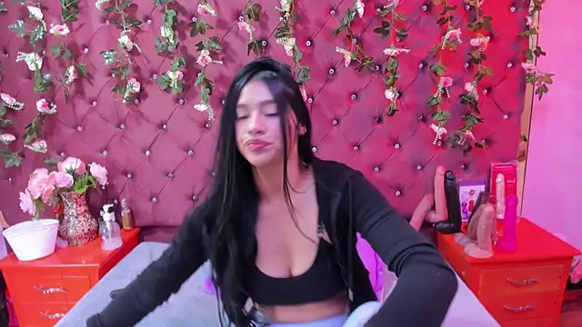 Mariana Prin online show from December 14, 2025, 2:39 am