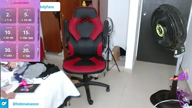 helenca43 online show from October 25, 2025, 10:15 pm