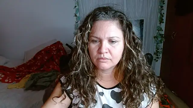 helenca43 online show from December 16, 2025, 11:04 am