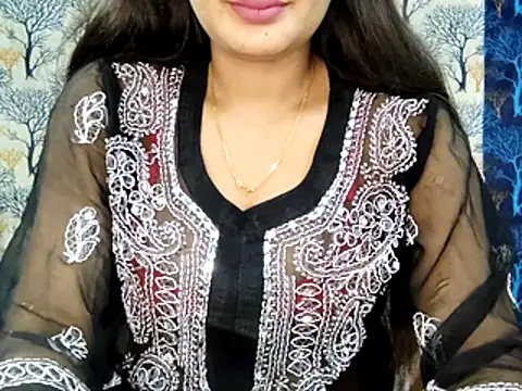 Snapshot of Aarvi_Arora chatting on December 3, 2025, 11:30 am Aarvi Arora online show from December 3, 2025, 11:30 am