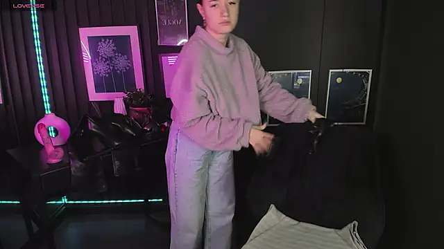 Snapshot of Lily_Moonlight chatting on December 21, 2024, 7:03 am Lily Moonlight online show from December 21, 2024, 7:03 am