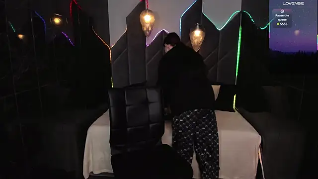 Snapshot of Lily_Moonlight chatting on December 13, 2025, 7:53 pm Lily Moonlight online show from December 13, 2025, 7:53 pm