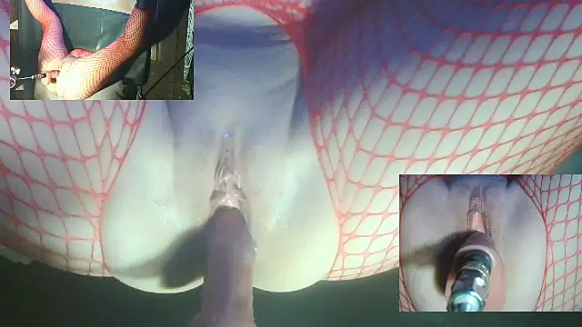 Snapshot of Tweetyke chatting on October 8, 2025, 10:07 pm Tweetyke online show from October 8, 2025, 10:07 pm