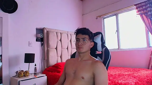 santyago taylor online show from December 17, 2024, 7:04 pm