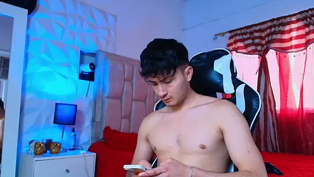 santyago taylor online show from December 20, 2024, 9:28 pm