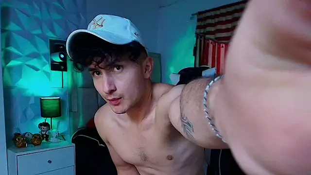 santyago taylor online show from February 5, 2025, 9:50 pm