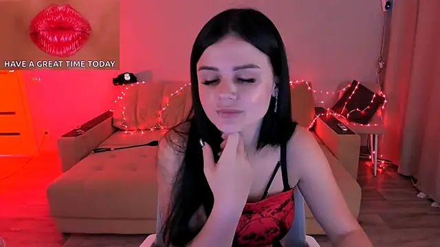 Lora Cain online show from September 23, 2025, 12:30 pm