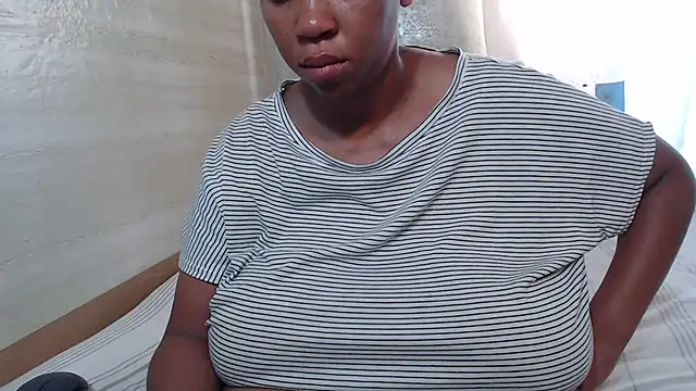 FlavoredNia online show from February 4, 2025, 5:10 am