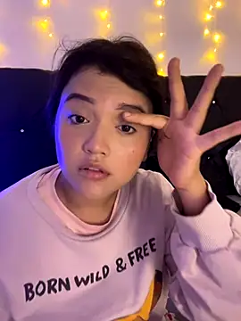 alisson carolina73 online show from November 20, 2025, 10:42 pm