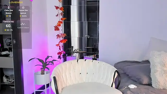 sammanthalove online show from November 12, 2025, 10:52 pm