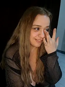 Snapshot of cansuozell chatting on October 25, 2025, 8:03 pm cansuozell online show from October 25, 2025, 8:03 pm