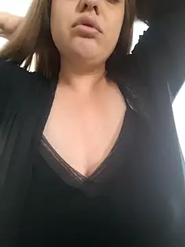 Snapshot of cansuozell chatting on November 22, 2025, 8:57 am cansuozell online show from November 22, 2025, 8:57 am