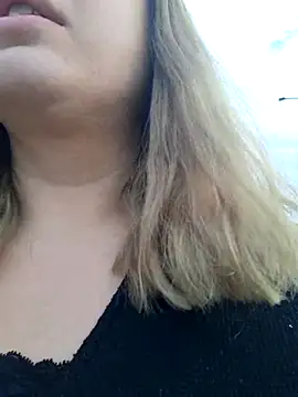 Snapshot of cansuozell chatting on November 26, 2025, 5:41 am cansuozell online show from November 26, 2025, 5:41 am