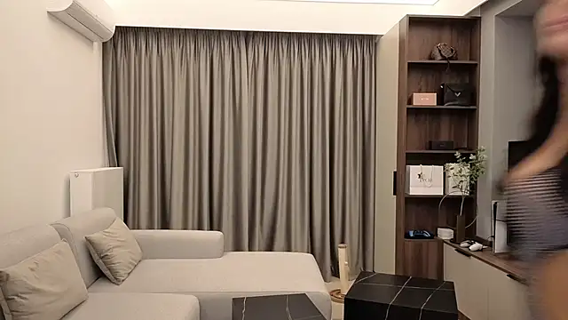 IrisNoire online show from October 30, 2025, 7:58 pm