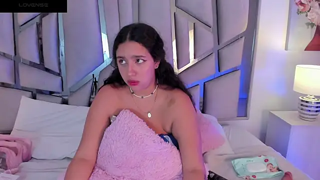 Snapshot of paulette_dupont chatting on January 25, 2025, 6:55 am paulette dupont online show from January 25, 2025, 6:55 am