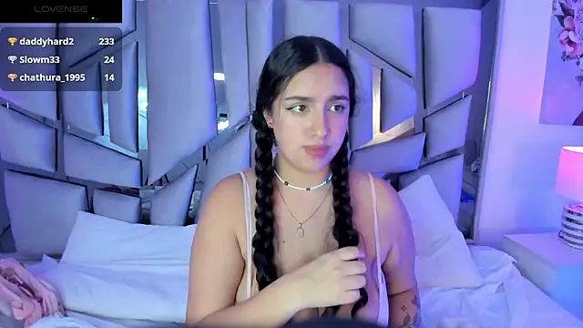 Snapshot of paulette_dupont chatting on February 3, 2025, 6:56 am paulette dupont online show from February 3, 2025, 6:56 am