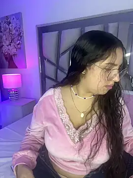 Snapshot of paulette_dupont chatting on February 13, 2025, 3:50 am paulette dupont online show from February 13, 2025, 3:50 am