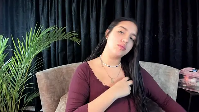 Snapshot of paulette_dupont chatting on March 1, 2025, 1:00 am paulette dupont online show from March 1, 2025, 1:00 am