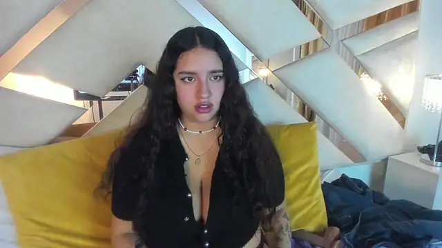 Snapshot of paulette_dupont chatting on March 5, 2025, 6:12 am paulette dupont online show from March 5, 2025, 6:12 am