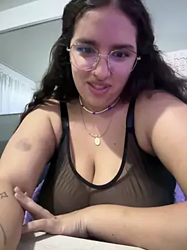 Snapshot of paulette_dupont chatting on March 6, 2025, 7:47 am paulette dupont online show from March 6, 2025, 7:47 am