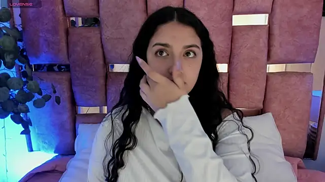 Snapshot of paulette_dupont chatting on September 24, 2025, 3:54 am paulette dupont online show from September 24, 2025, 3:54 am