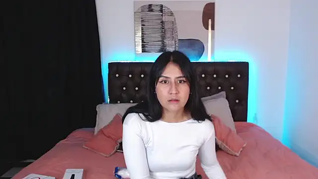 Snapshot of mia_aira chatting on March 4, 2025, 7:43 pm mia aira online show from March 4, 2025, 7:43 pm