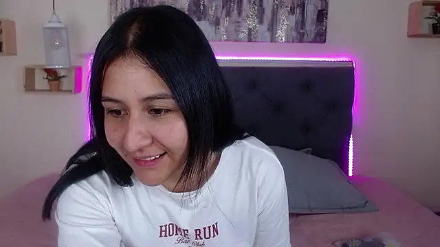 Snapshot of mia_aira chatting on October 31, 2025, 3:13 pm mia aira online show from October 31, 2025, 3:13 pm