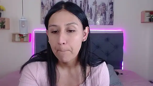 Snapshot of mia_aira chatting on November 8, 2025, 2:39 pm mia aira online show from November 8, 2025, 2:39 pm