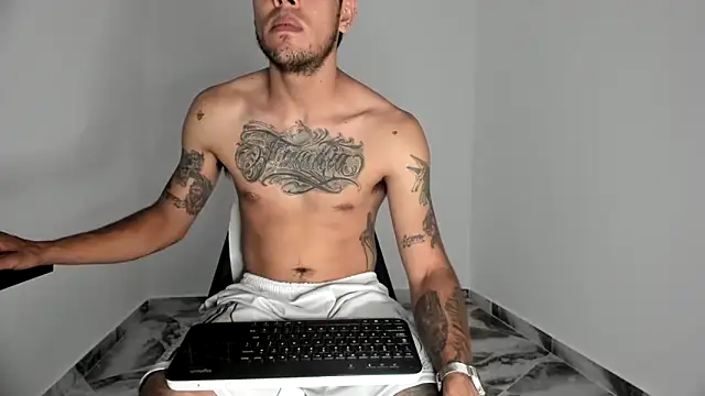 mikee scooth online show from November 8, 2025, 4:40 pm