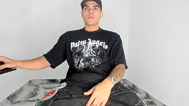 mikee scooth online show from November 29, 2025, 1:41 am