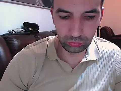 Leo 1617 online show from November 4, 2025, 9:58 pm