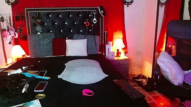 Snapshot of SamaraMartinez chatting on October 10, 2025, 10:36 am SamaraMartinez online show from October 10, 2025, 10:36 am